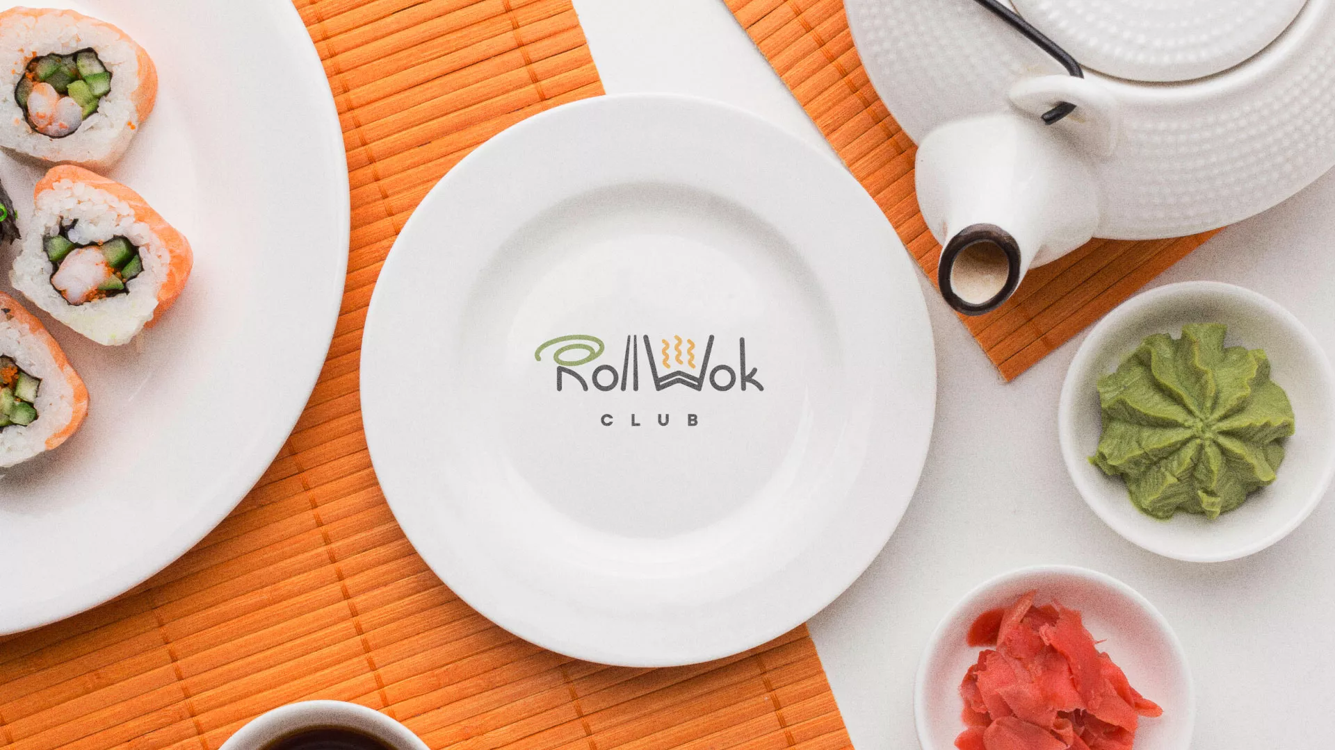 Разработка логотипа и фирменного стиля суши-бара «Roll Wok Club» в Дивногорске